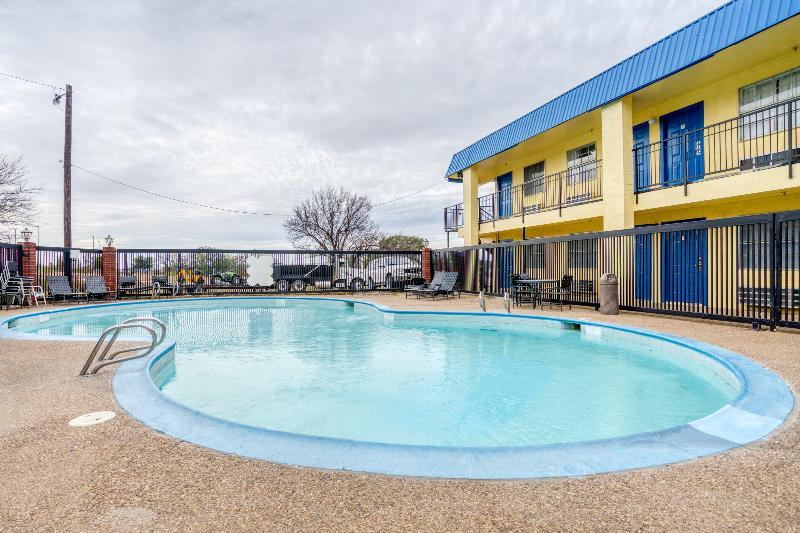 Rodeway Inn Weatherford Exterior photo